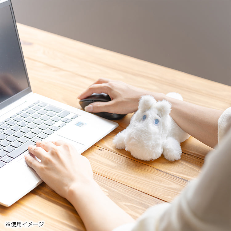 9月上旬頃お届け予定＊くたっとびより ミニクッション（ムーミン）40815-01＜予約商品＞