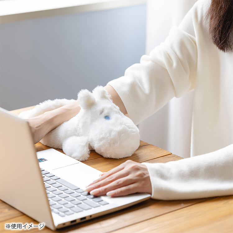 9月上旬頃お届け予定＊くたっとびより ミニクッション（ムーミン）40815-01＜予約商品＞