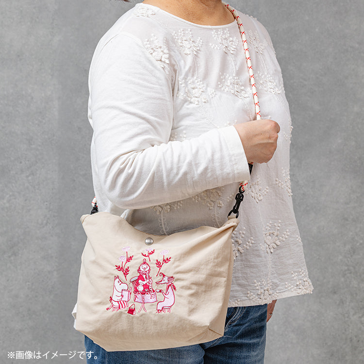 4月中旬頃お届け予定＊エンブロイ2wayバック（母の日/Moominmamma's Day/ライスベージュ）RMPK-02＜予約商品＞