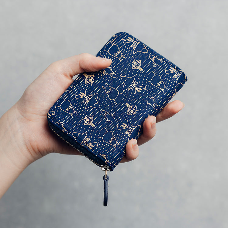 1月下旬頃お届け予定＊印傳屋コラボ 小銭入れ 波柄（紺地白漆）【公式限定】＜予約商品＞