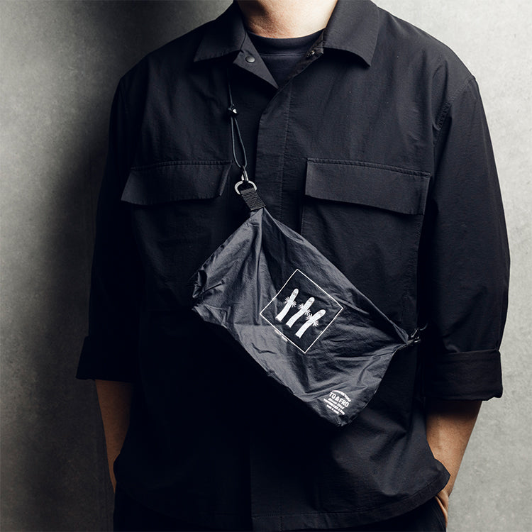 TO&FRO アルティメットライトショルダーバッグ ミニ（BLACK/ニョロニョロ）【公式限定】