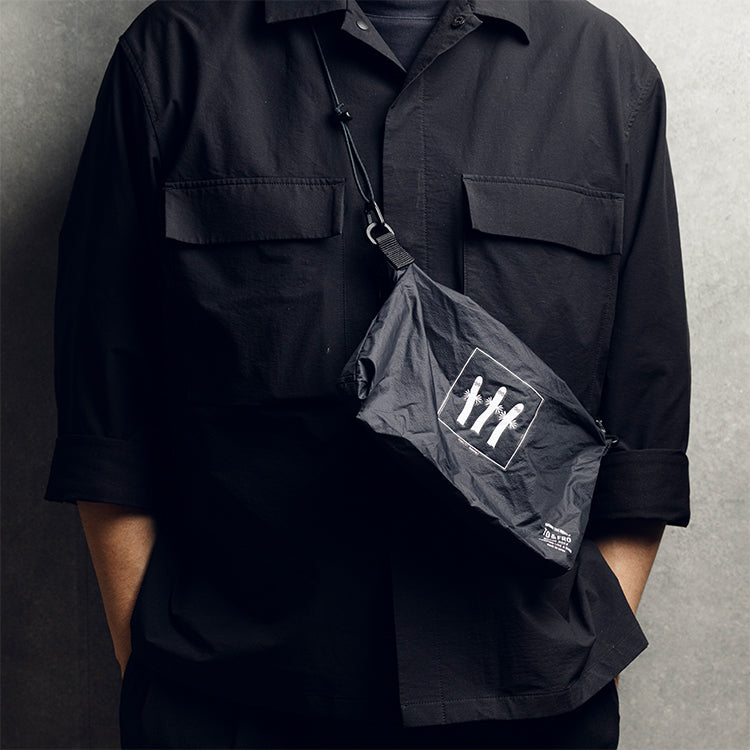 TO&FRO アルティメットライトショルダーバッグ ミニ（BLACK/ニョロニョロ）【公式限定】