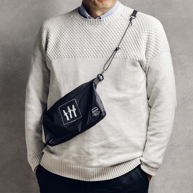 TO&FRO アルティメットライトショルダーバッグ ミニ（BLACK/ニョロニョロ）【公式限定】