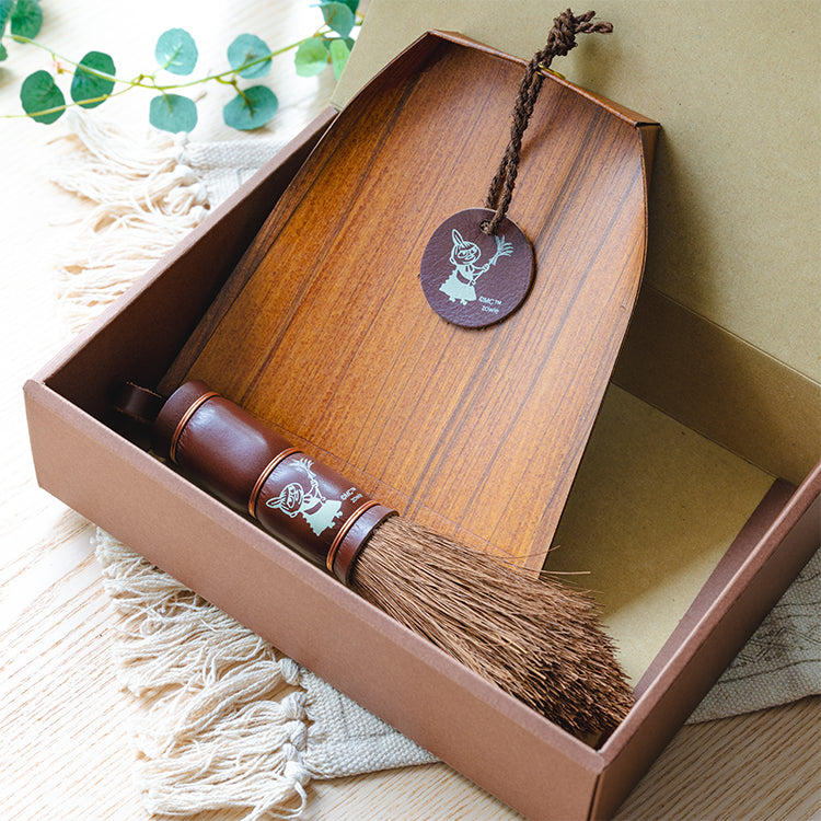 5月中旬頃お届け予定＊Broom craft 棕櫚手箒 柿渋はりみ塵取りセット（ブラウン）【公式限定】＜予約商品＞