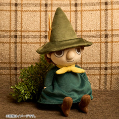 ぬいぐるみ（旅するスナフキン）572441 - MOOMIN SHOP