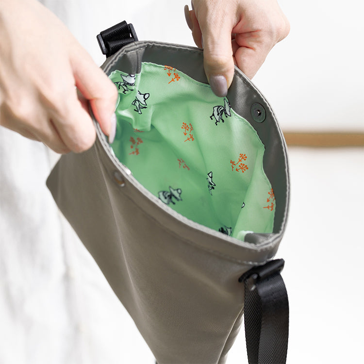 OUTDOOR PRODUCTS ショルダーバッグ（スナフキン）MON702KH-0【航空便不可】