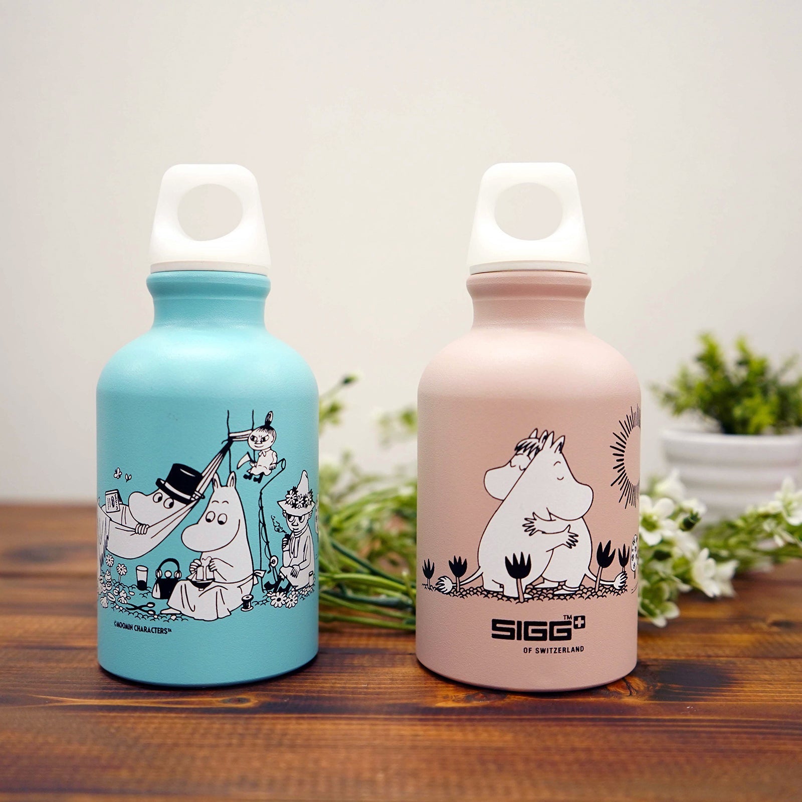 SIGG アルミボトル 0.3L（LOVE）50347 - MOOMIN SHOP